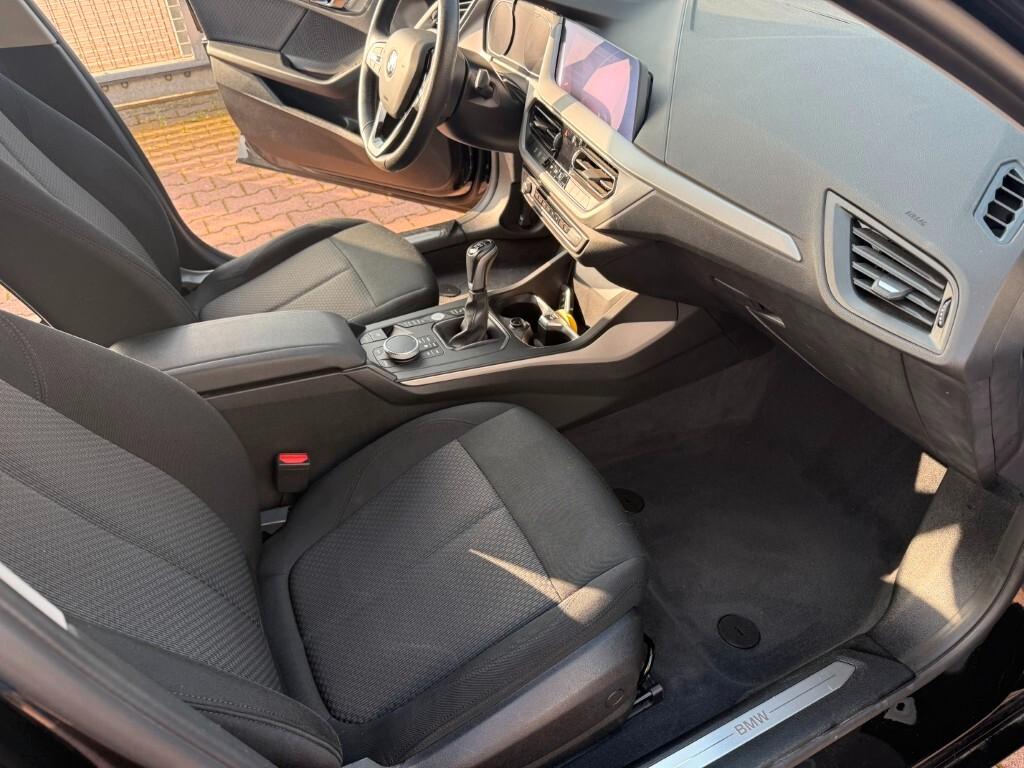 Bmw 116 116d 5p. Business Advantage