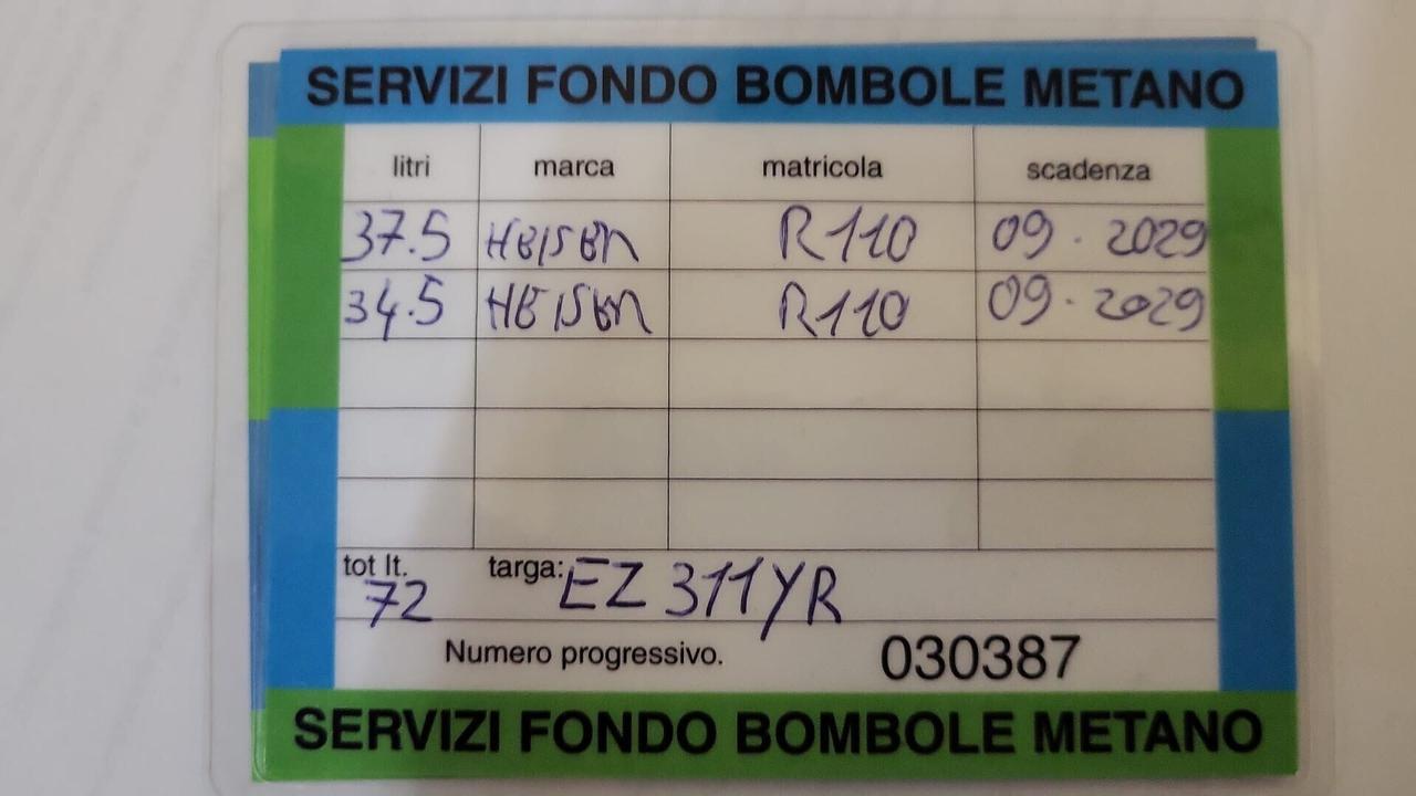 VOLKSWAGEN UP! ECO METANO-3 EURO X 100 KM-BOLLO 35