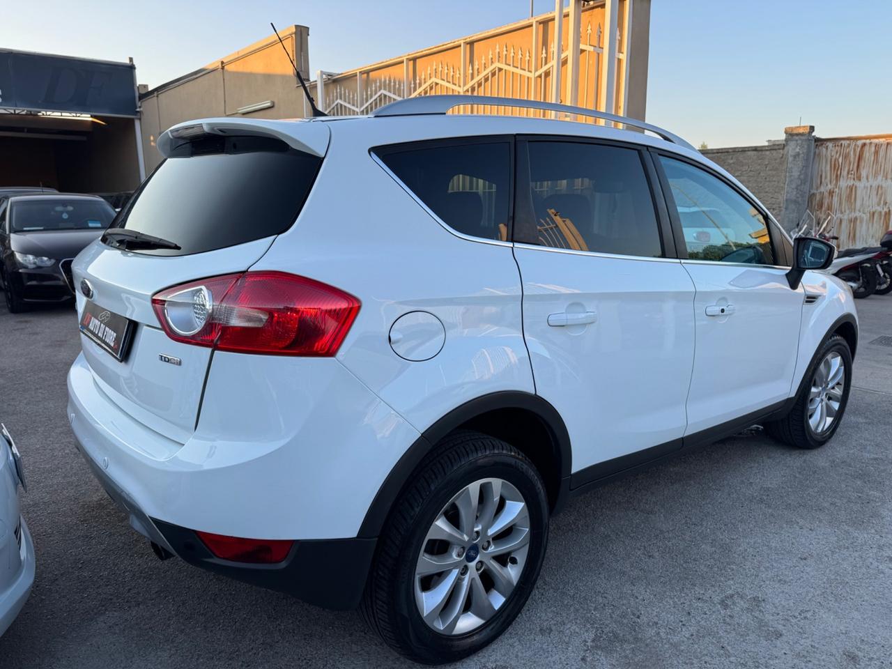 Ford Kuga 2.0 TDCi 136 CV 4WD Titanium TETTO PELLE