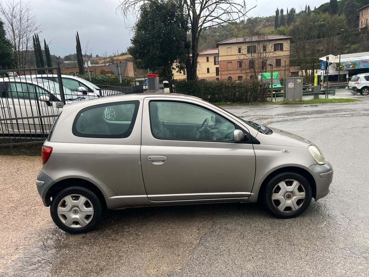 Toyota Yaris 1.0i 16V cat 3 porte