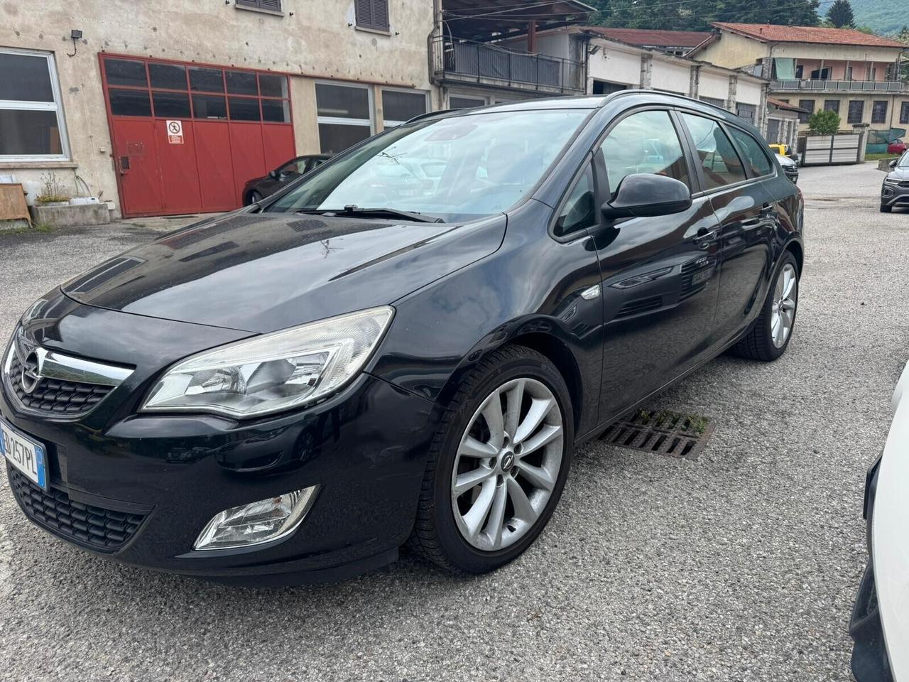 Opel Astra 1.7 CDTI 125CV Sports Tourer Elective GANCIO TRAINO