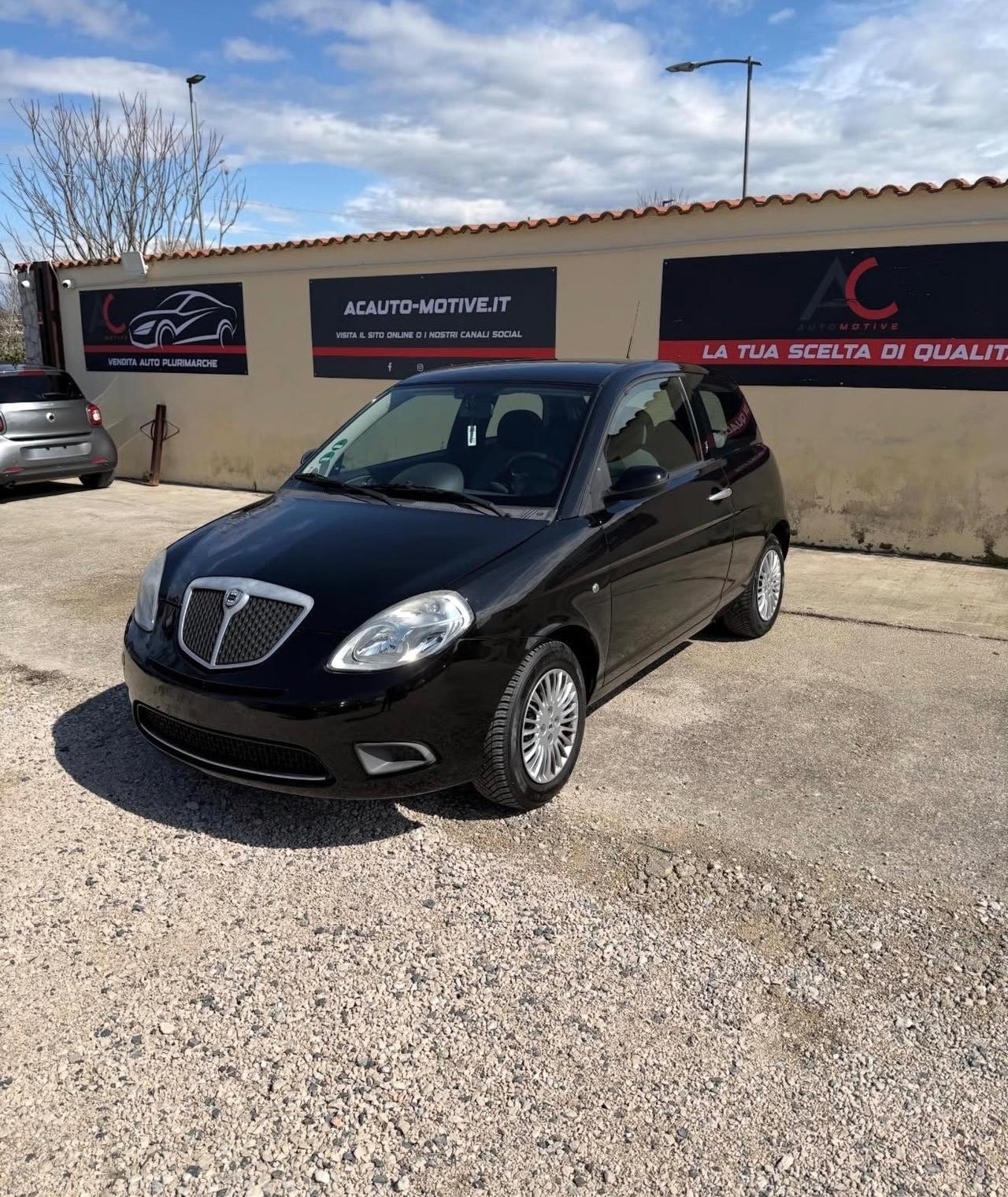 Lancia Ypsilon 1.2 Oro Bianco