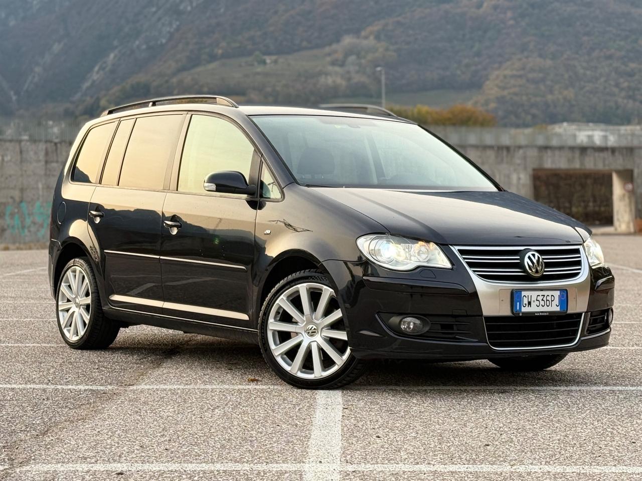 Volkswagen Touran 2.0 TDI 170 CV R-Line 7 POSTI