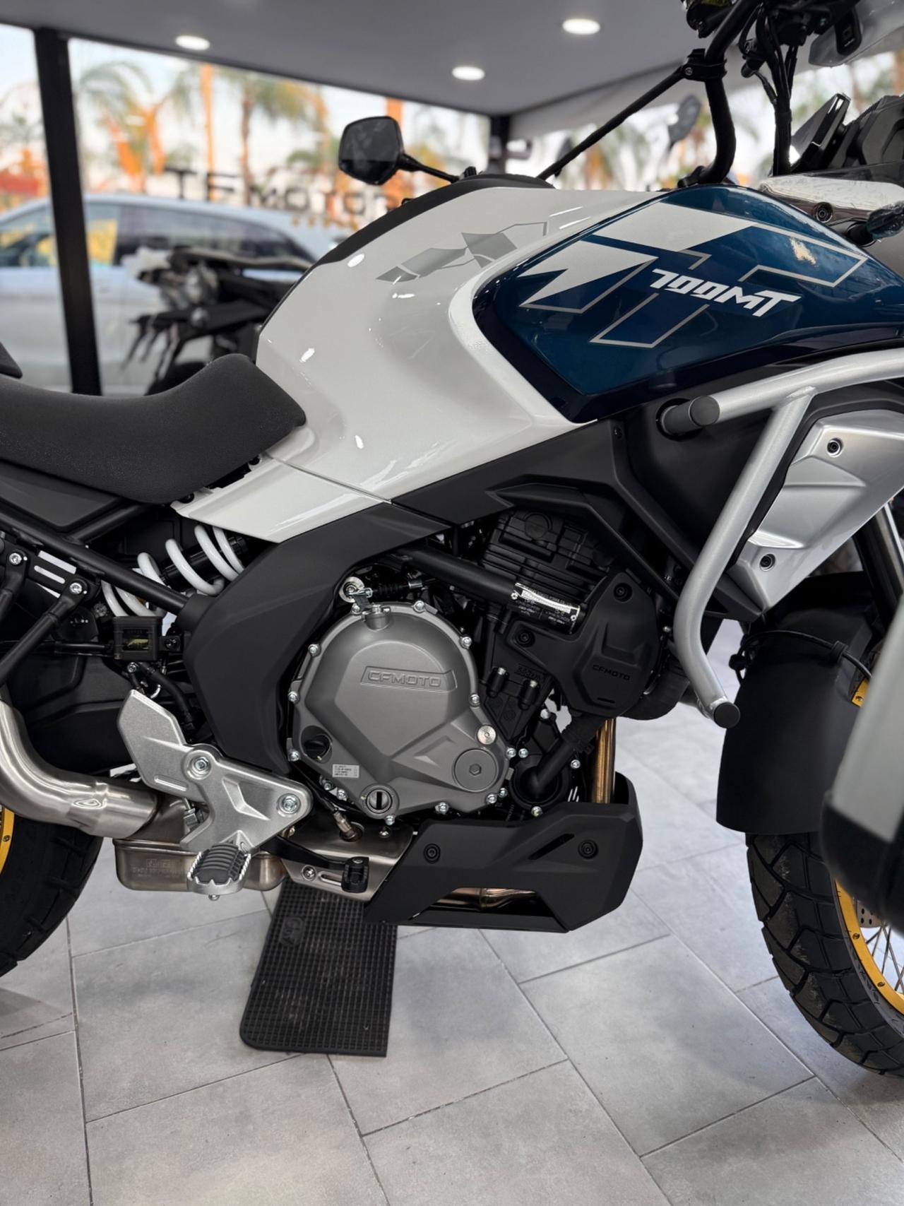 CF MOTO 700MT ADV NUOVA PRONTA CONSEGNA