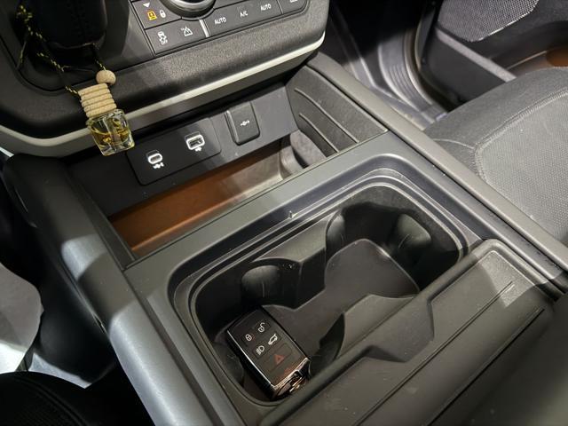 LAND ROVER Defender 110 3.0D I6 300 CV AWD Auto X-Dynamic HSE