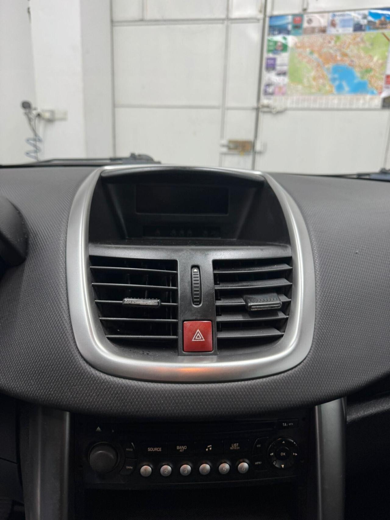 Peugeot 207 1.6 8V HDi 112CV SW Outdoor