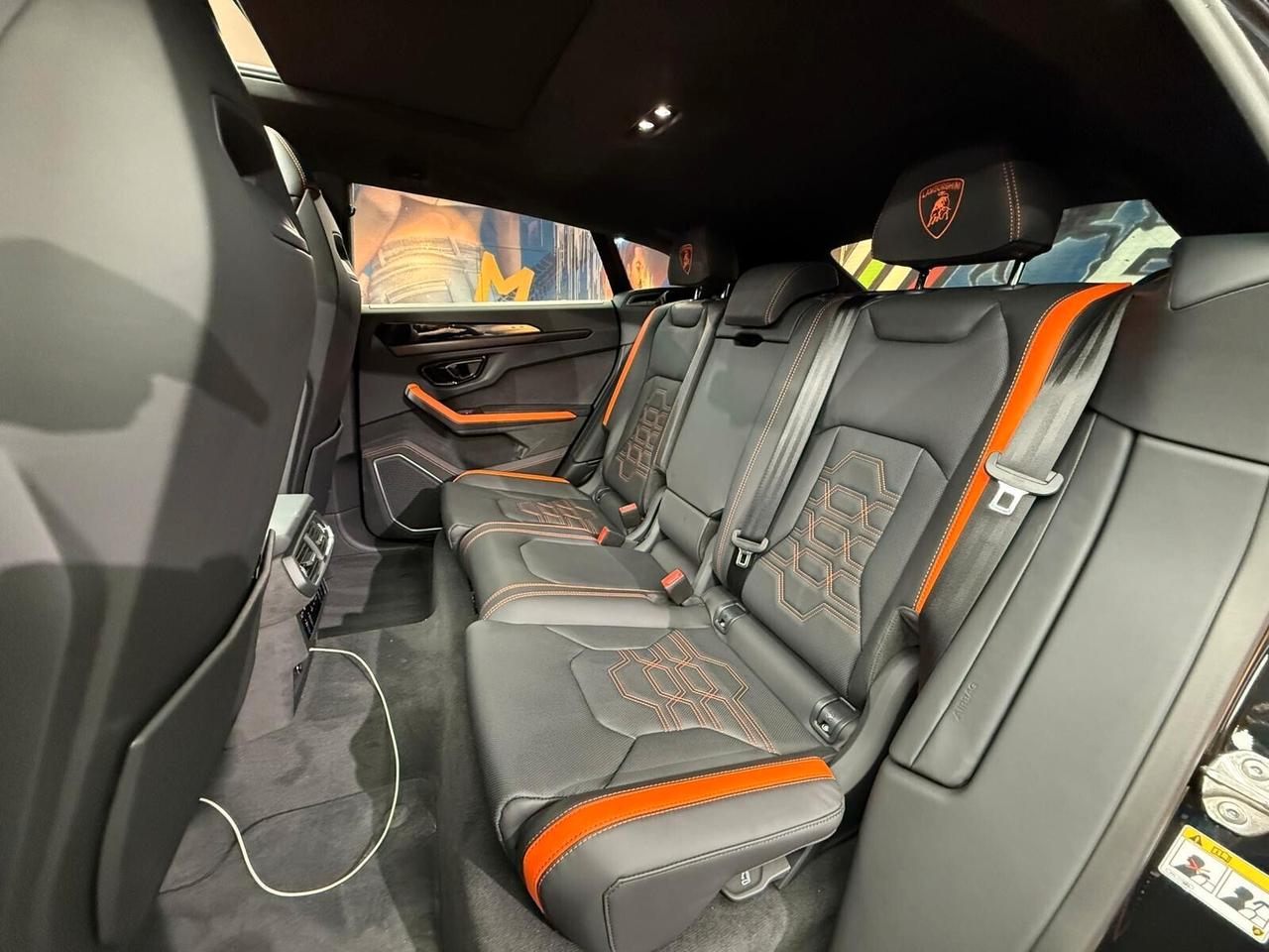 Lamborghini Urus 4.0 SE (288)