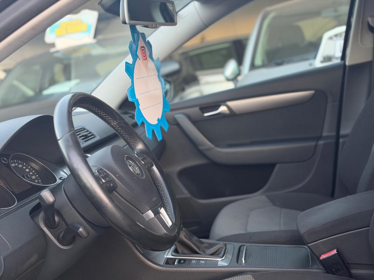Volkswagen PASSAT 1.6 DIESEL 2011 - CARPLAY