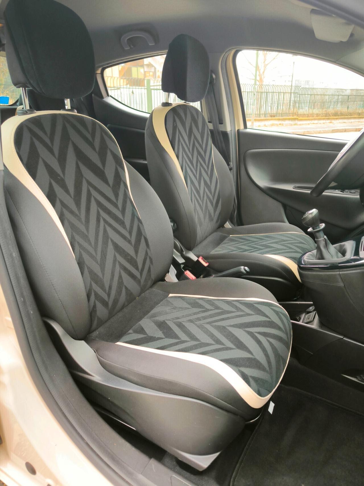 Lancia Ypsilon 1.2 69 CV 5 porte Platinum