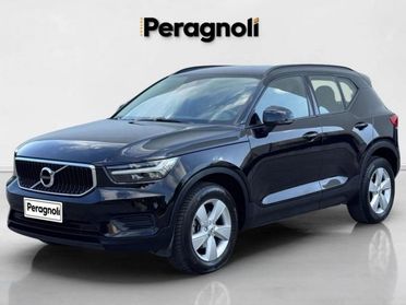 VOLVO XC40 T3 MOMENTUM AUTOMATICA