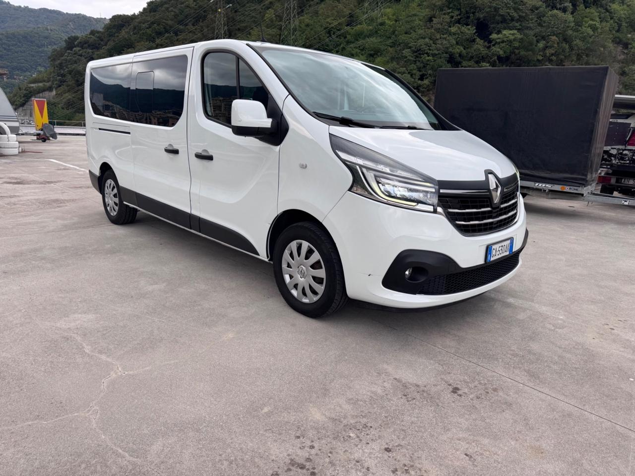 Renault Trafic T29 2.0 DCI EU6 PASSO LUNGO 9p +IVA