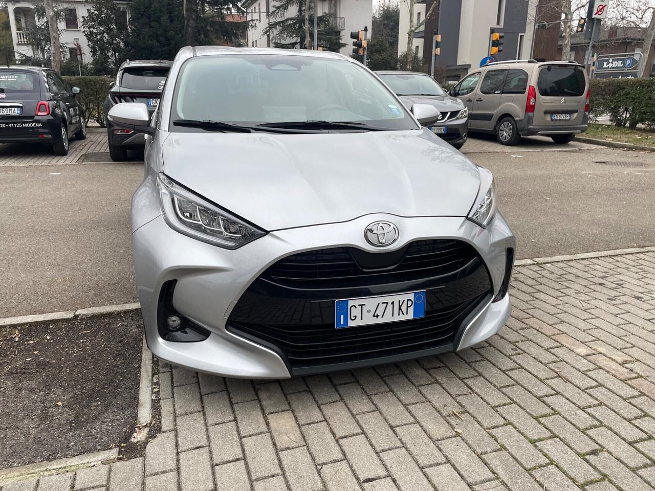 Toyota Yaris 1.5 Hybrid 5 porte lounge