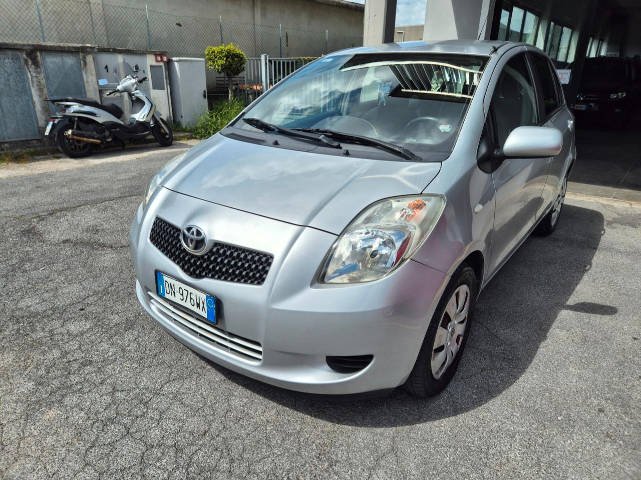 Toyota Yaris 1.0 5 porte Sol POCHISSIMI KM