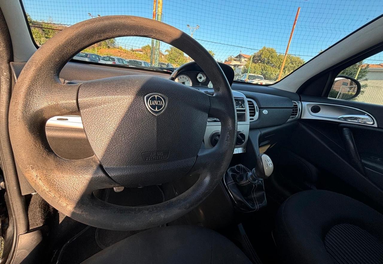 Lancia Ypsilon 1.2 Argento