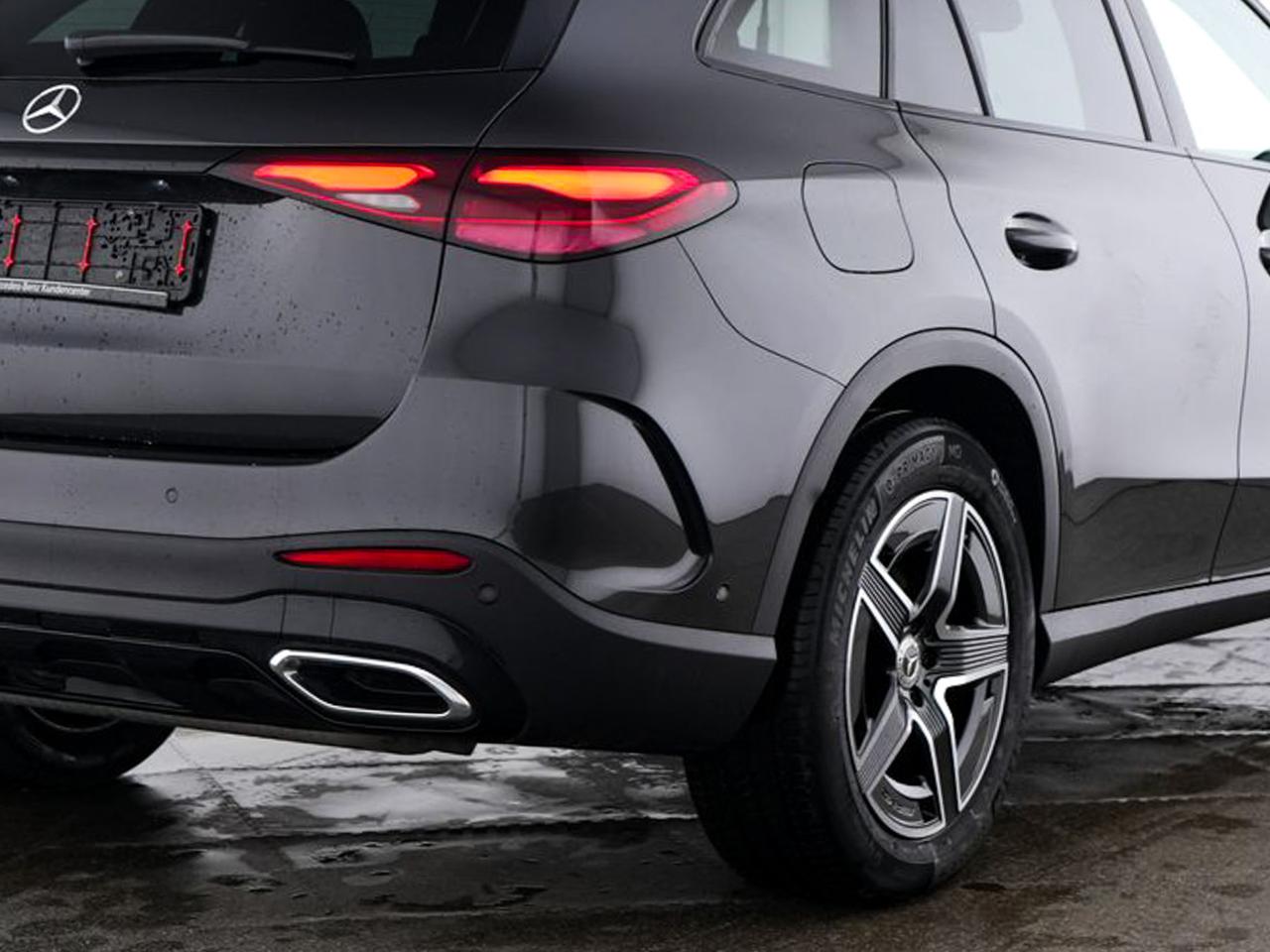 Mercedes-Benz 200 4matic Automatic AMG Line Advanced Plus