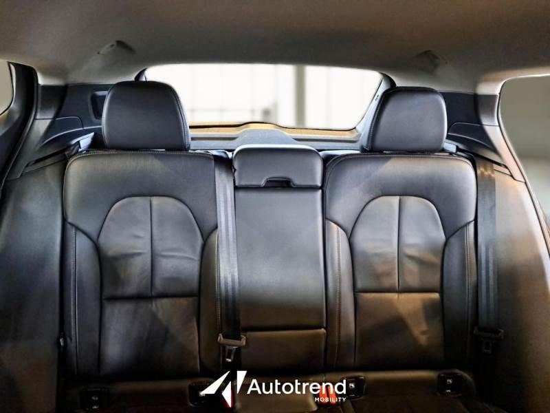 Volvo XC40 Recharge T4 129+82 CV Plug-in Hybrid Automatica Recharge Plus Dark