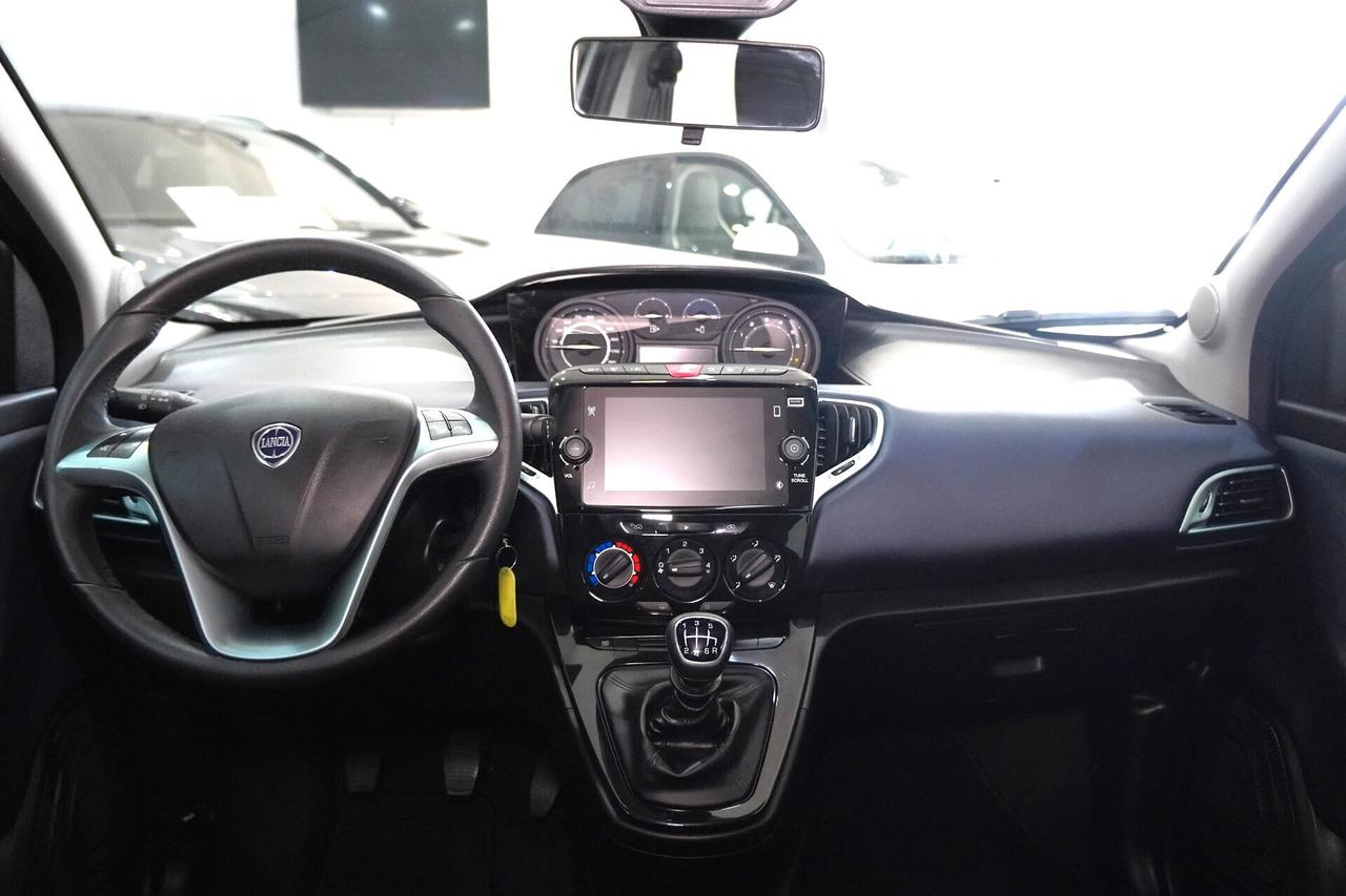 Lancia Ypsilon 1.0 FireFly 5 porte S&S Hybrid Platino