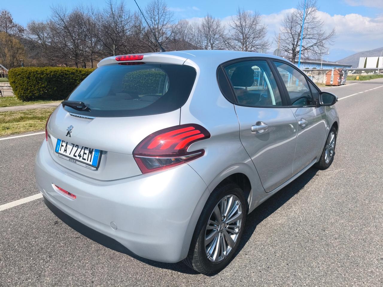 PEUGEOT 208 1,2 BENZ- KM 70000-UNIPROPRIETARIO-EURO 6