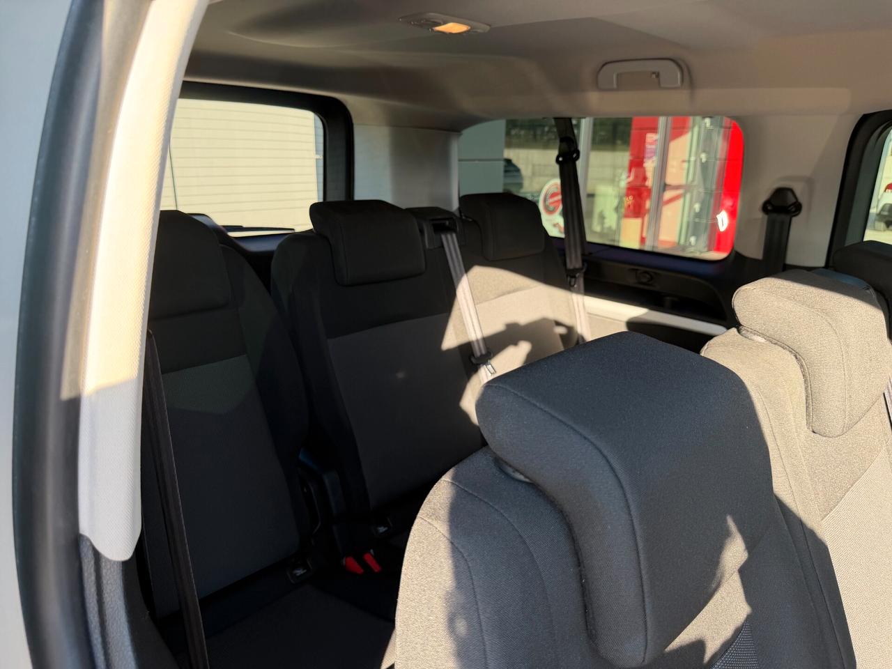 Peugeot Traveller BlueHDi 120 9 POSTI