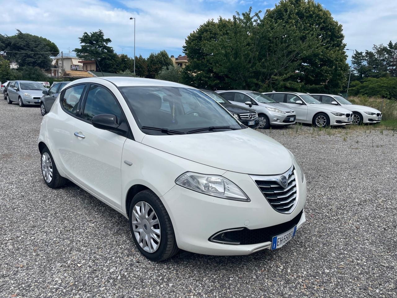Lancia Ypsilon 1.2 69 CV 5 porte S&S Platinum
