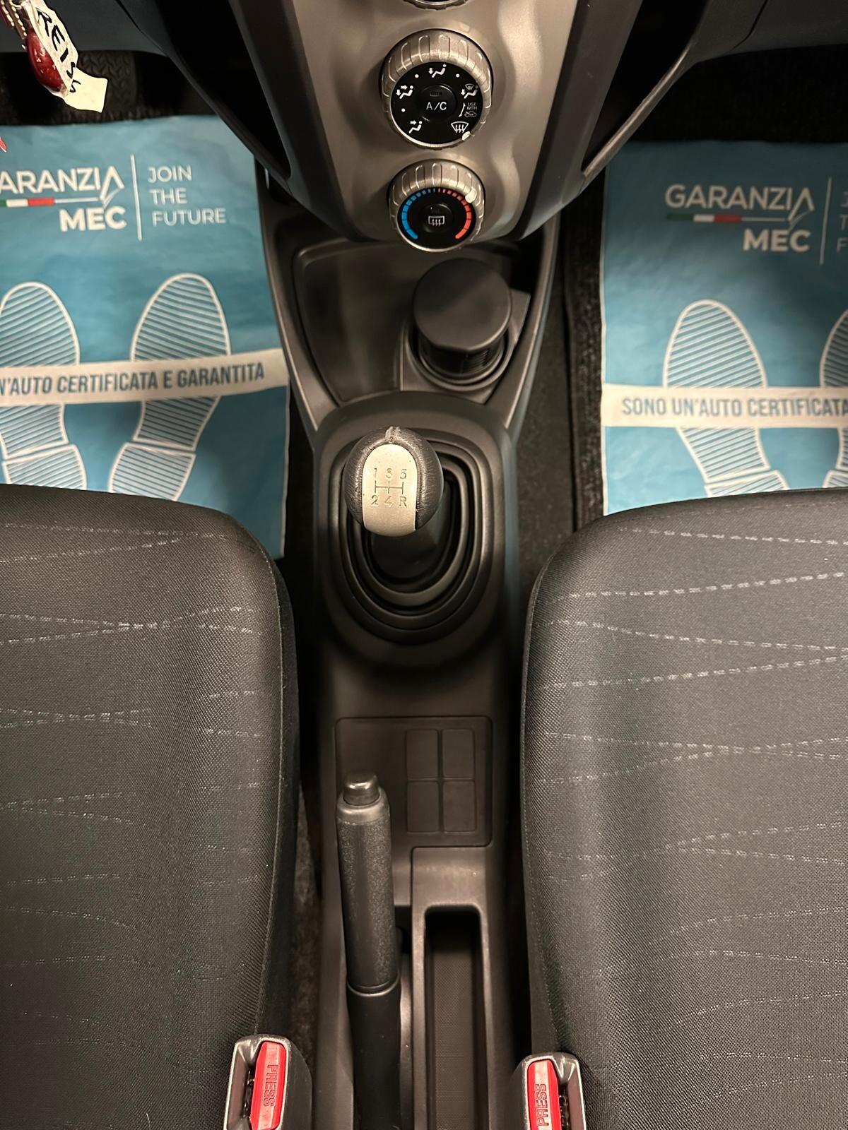 Toyota Yaris 1.0 3 porte - Neopatentati