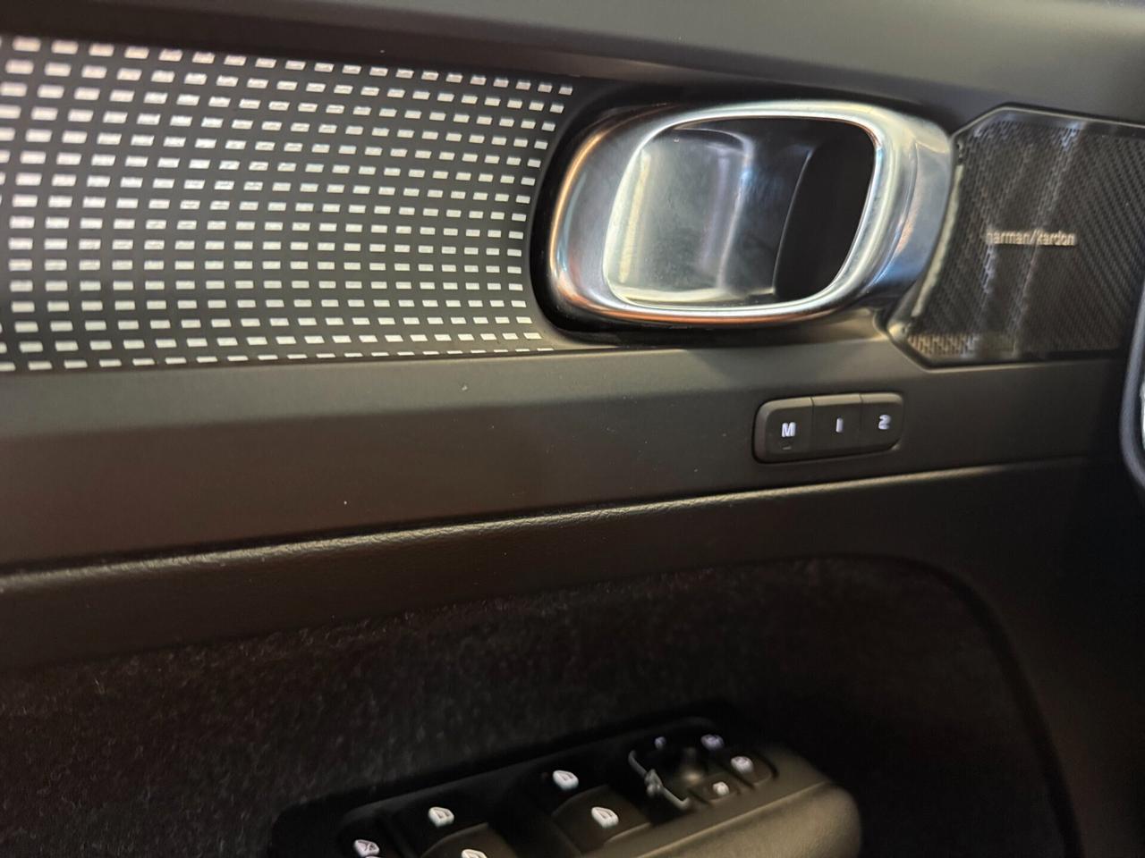 Volvo XC40 D4 AWD Geartronic R-design