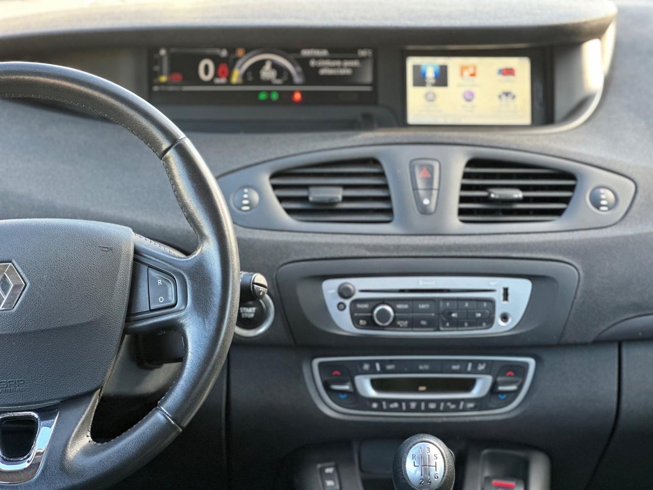 Renault SCENIC 1.5 dCi 110CV 2015 - TOM TOM