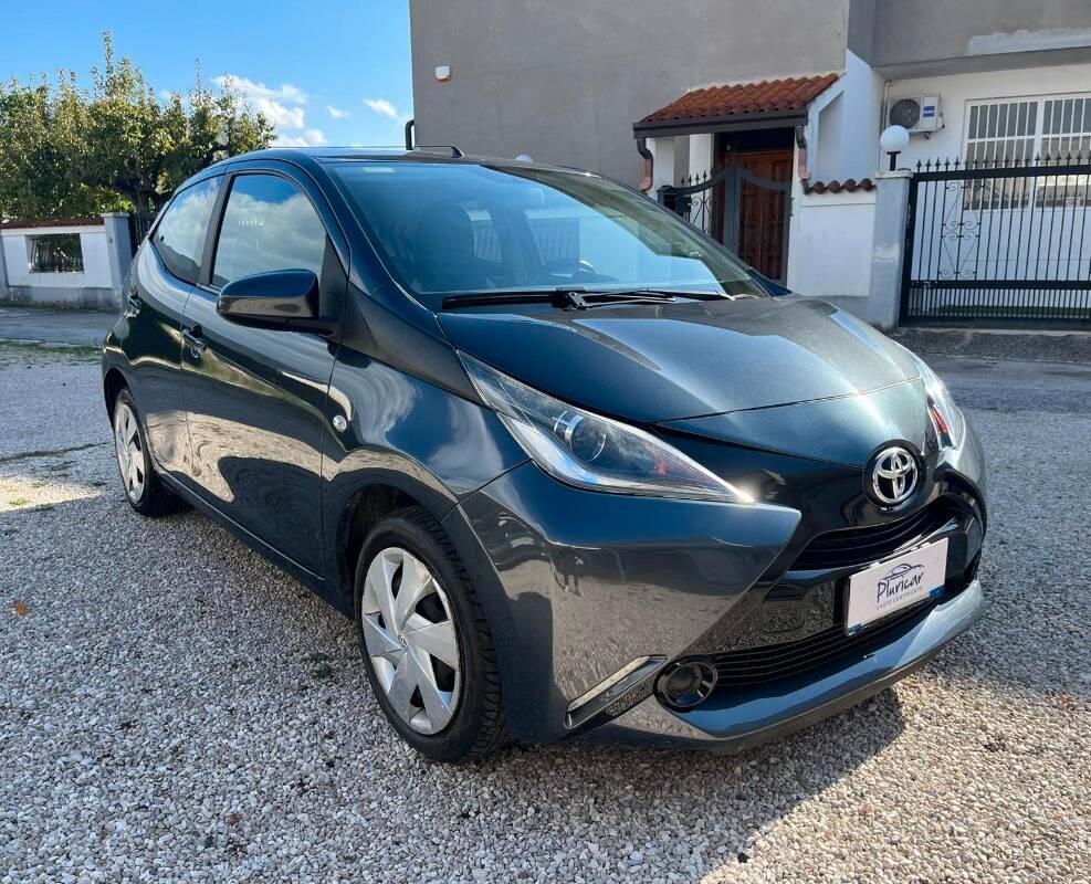Toyota Aygo 1.0 x-play 5p my15
