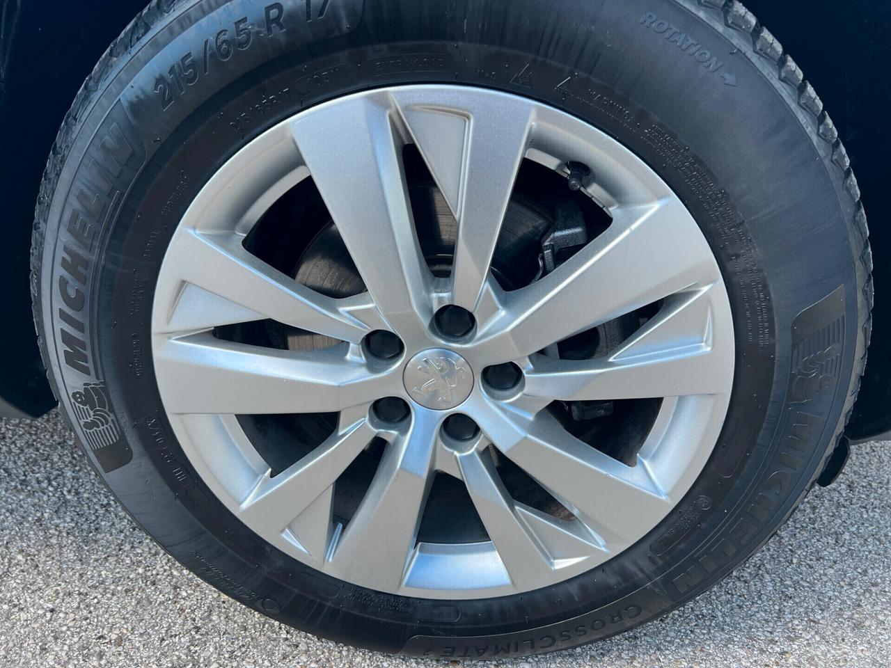 Peugeot 3008 BlueHDi 130 S&S EAT8 Business