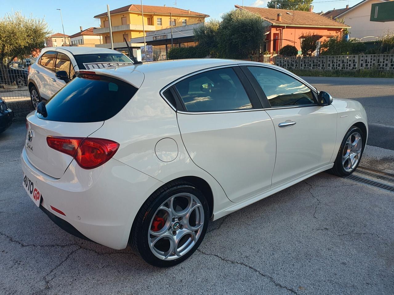 Alfa Giulietta 1.6 JTDm-2 105 CV Neopatentati 2014