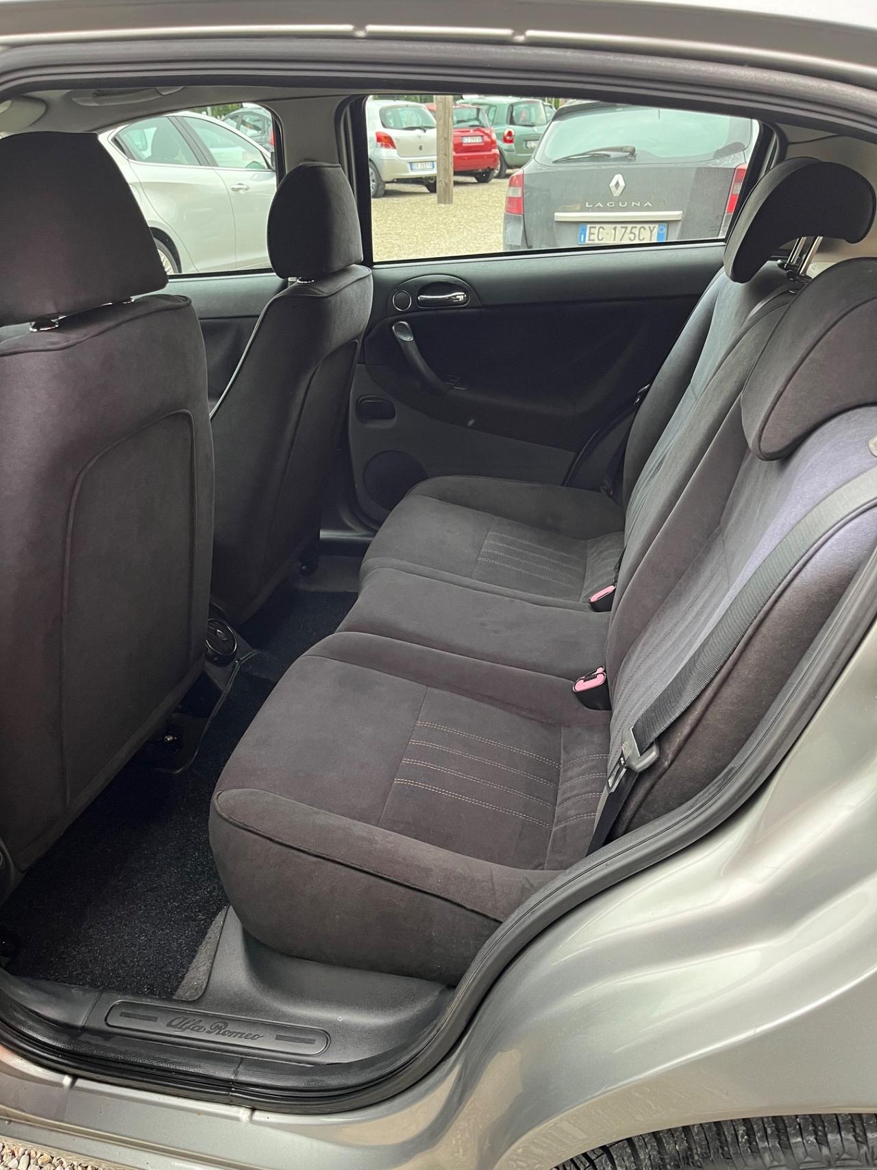 Alfa Romeo 147 1.9 JTD (120) 5 porte Distinctive