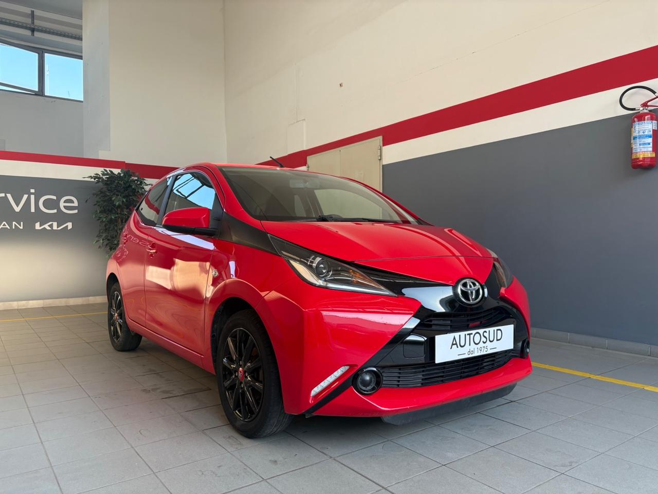 Toyota Aygo 1.0 VVT-i 69 CV 5 porte x-play