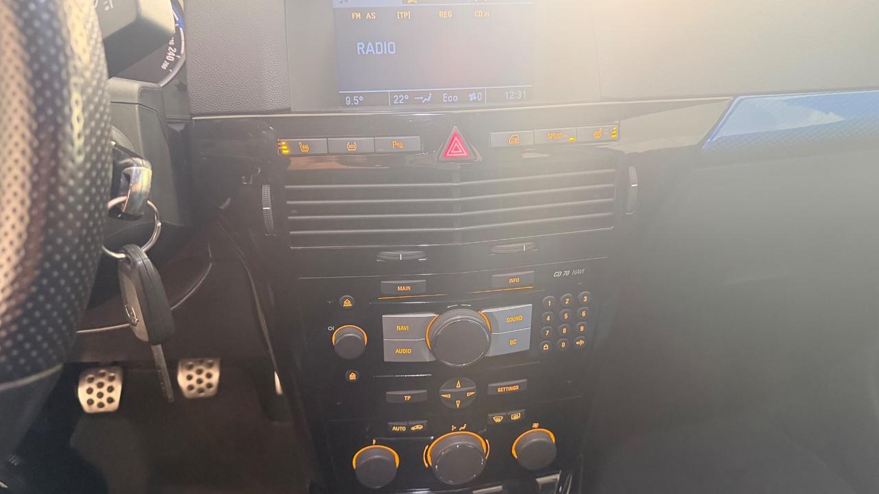 Opel Astra OPC 2.0 T 240CV