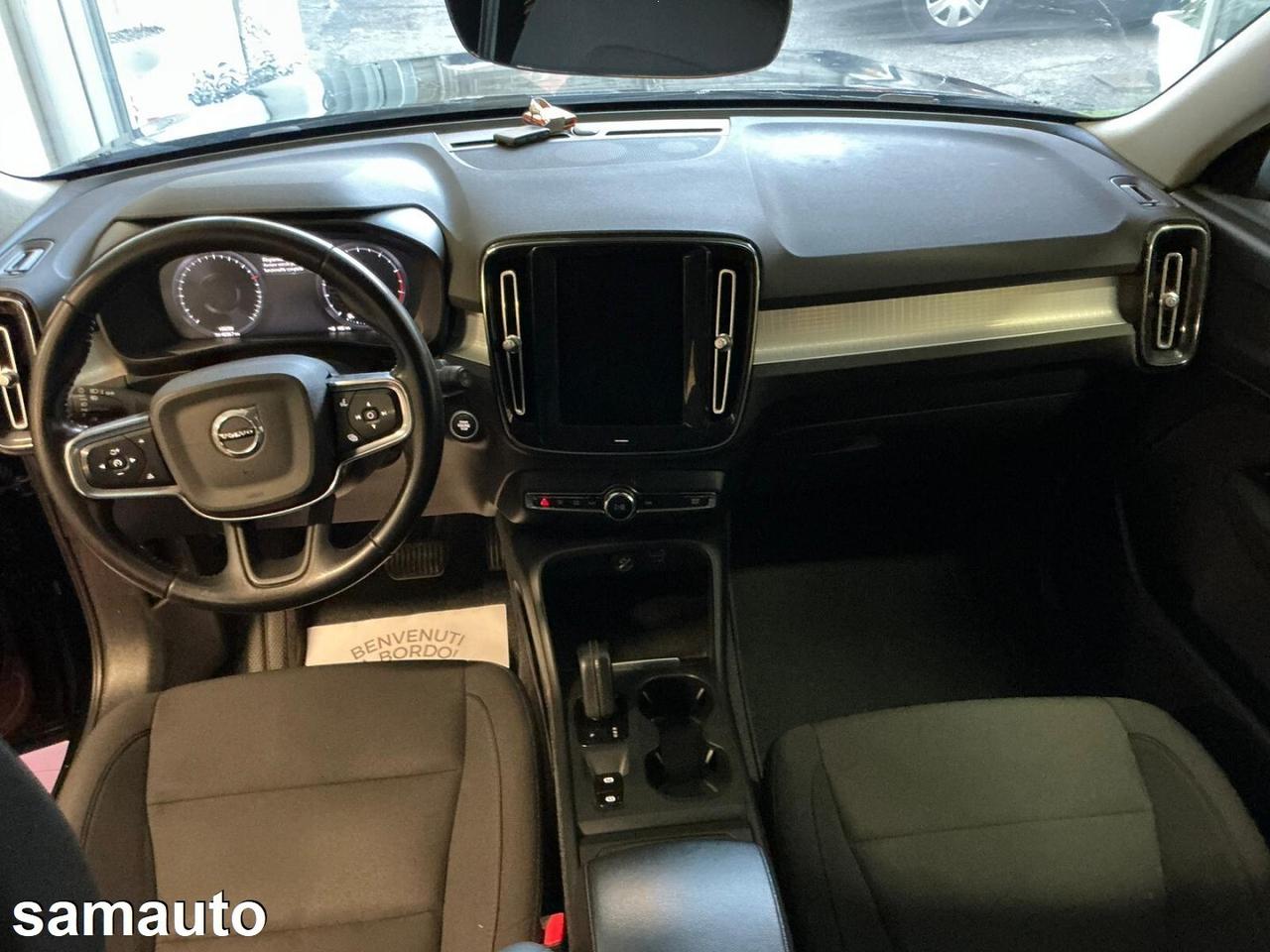 Volvo XC40 1.5 Benzina T2 Momentum auto N1 2021