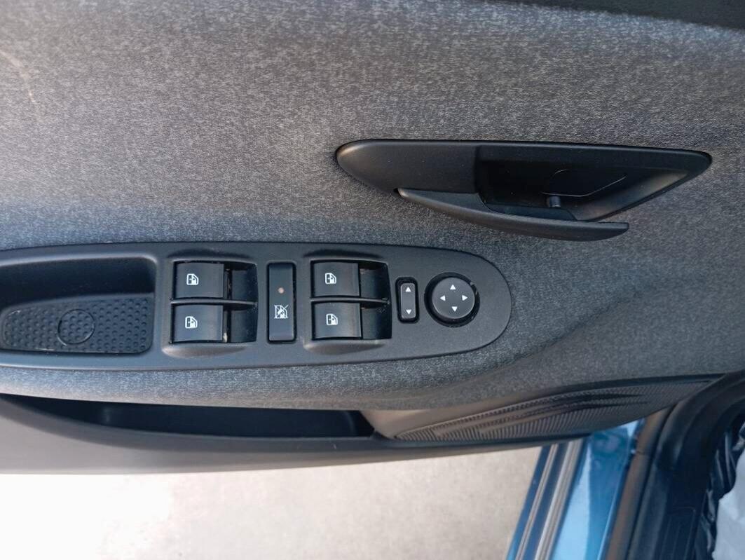 Lancia Ypsilon 1.0 FireFly 5 porte S&S Hybrid Silver Plus