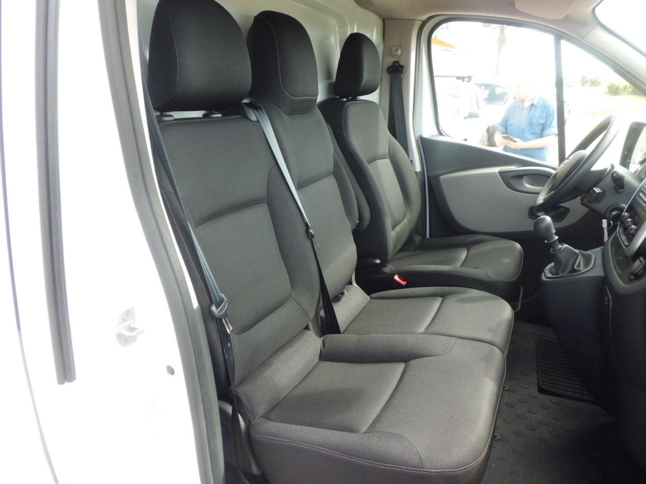 Nissan NV300 29 1.6 dCi 120CV PL-TN Van