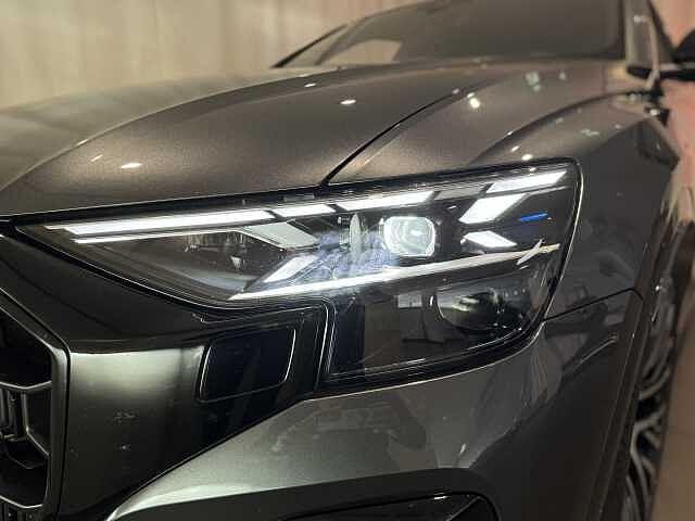 Audi SQ8 SQ8 SUV TFSI quattro tiptronic sport attitude