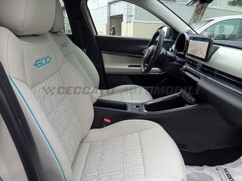 FIAT 600 600 1.2 hybrid La Prima II 110cv auto