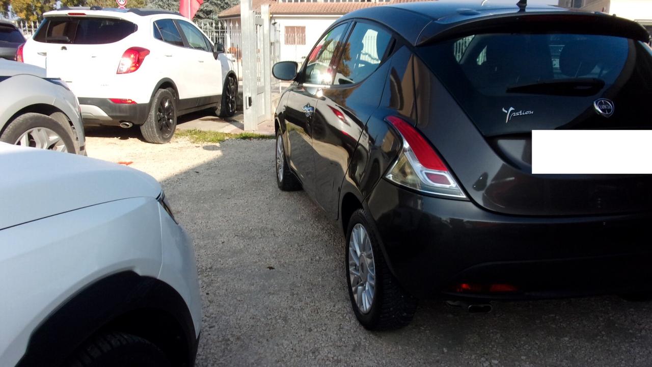 Lancia Ypsilon 1.2 69 CV 5 porte S&S Gold