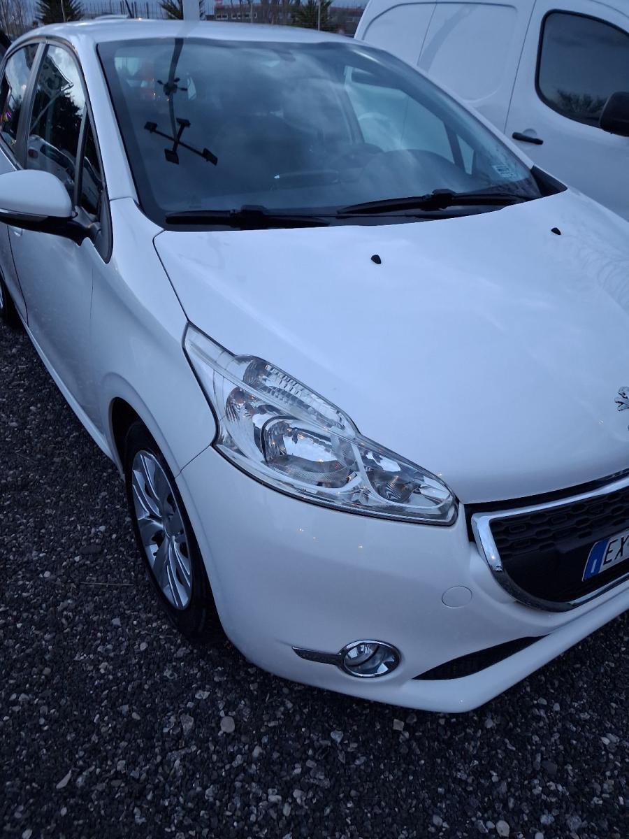 PEUGEOT - 208 - 1.4 HDi 68 CV 5p. Allure