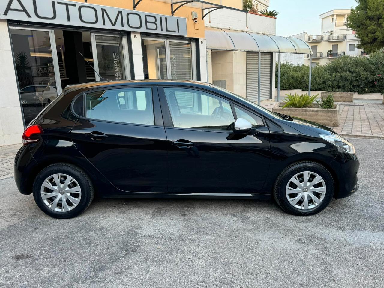 PEUGEOT 208 1.6 HDI 75 CV. E6 NAVI PERFETTA