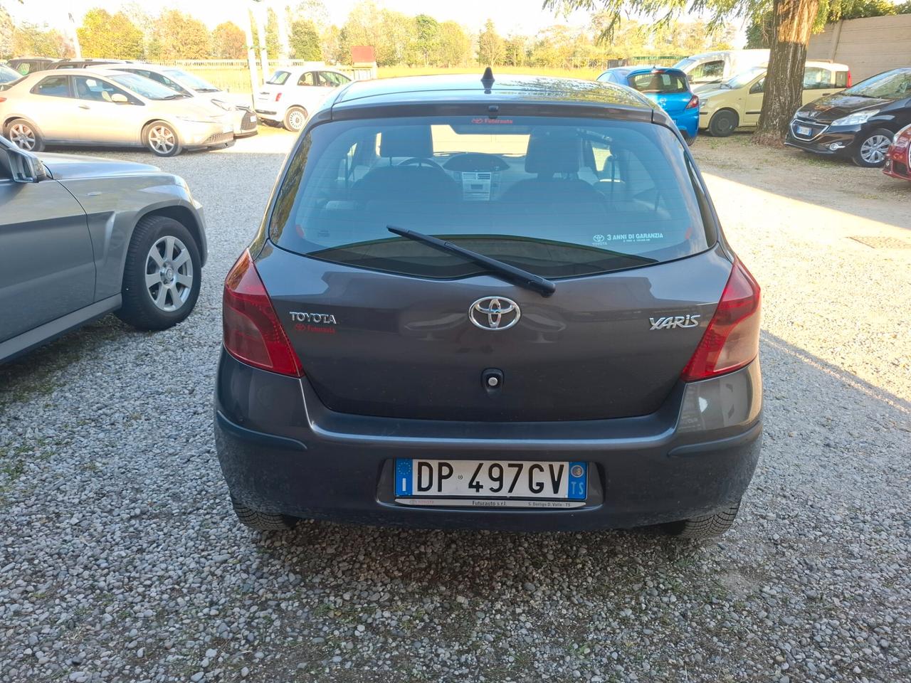 Toyota Yaris 1.3 3 porte Navi