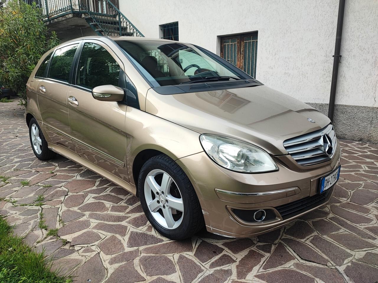 Mercedes-benz B 170 Sport 1.7 Benz automatico neopatentati