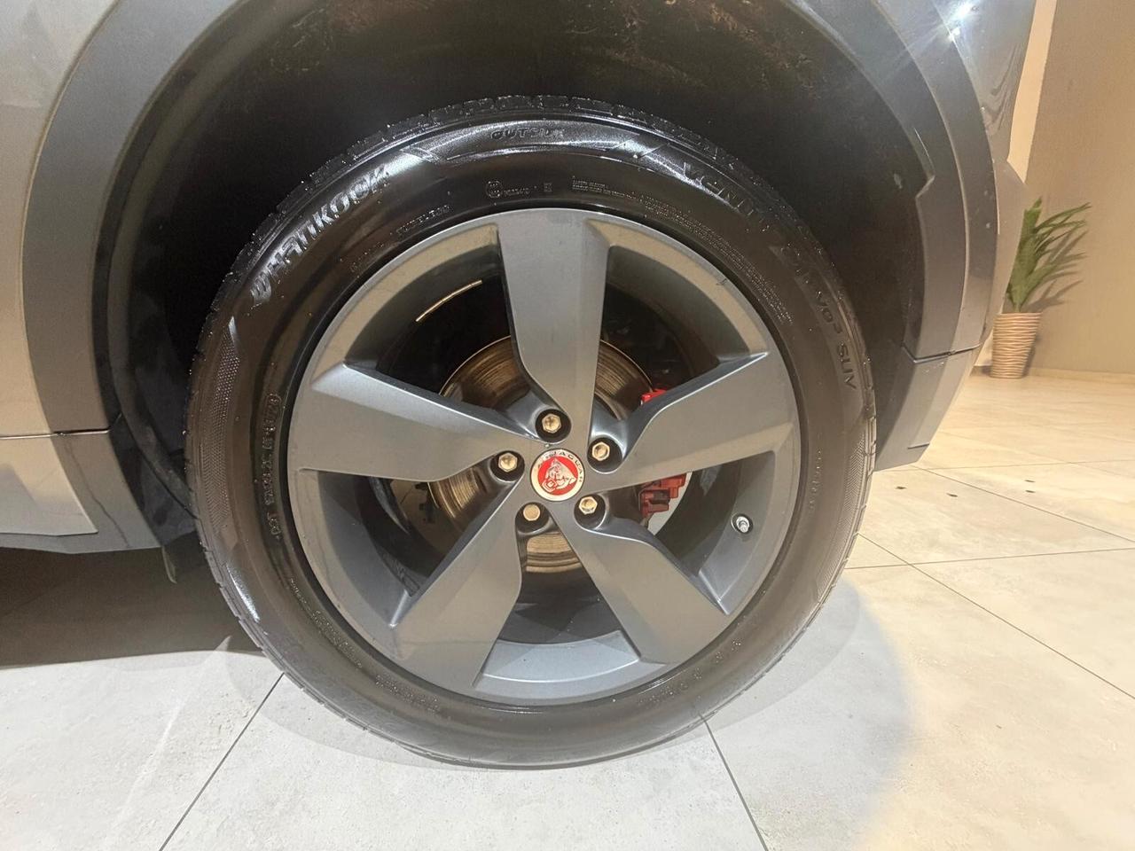 Jaguar E-Pace 2.0D 150 CV AWD aut. R-Dynamic S