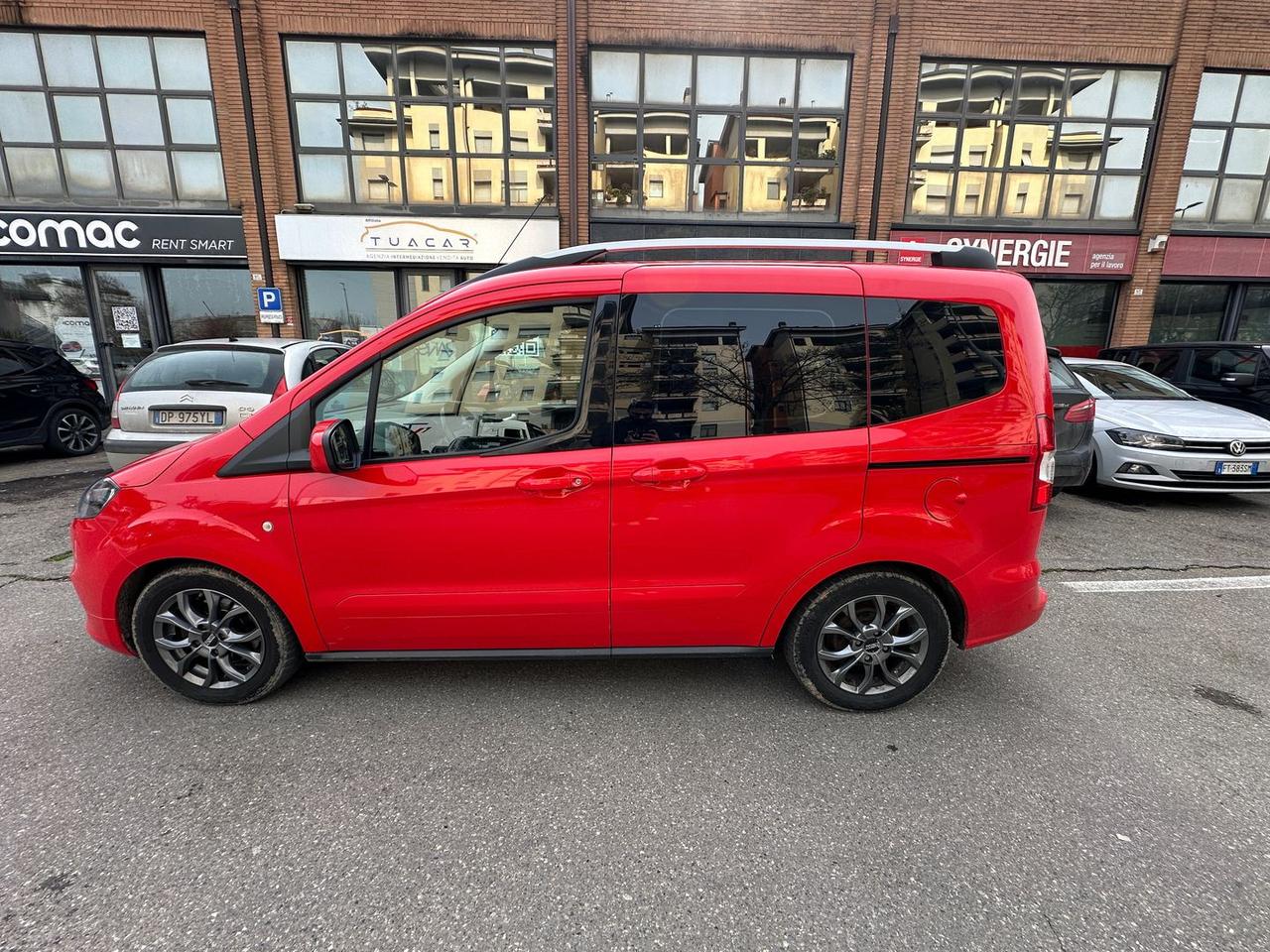 Ford Tourneo Courier 1.0 EcoBoost Sport