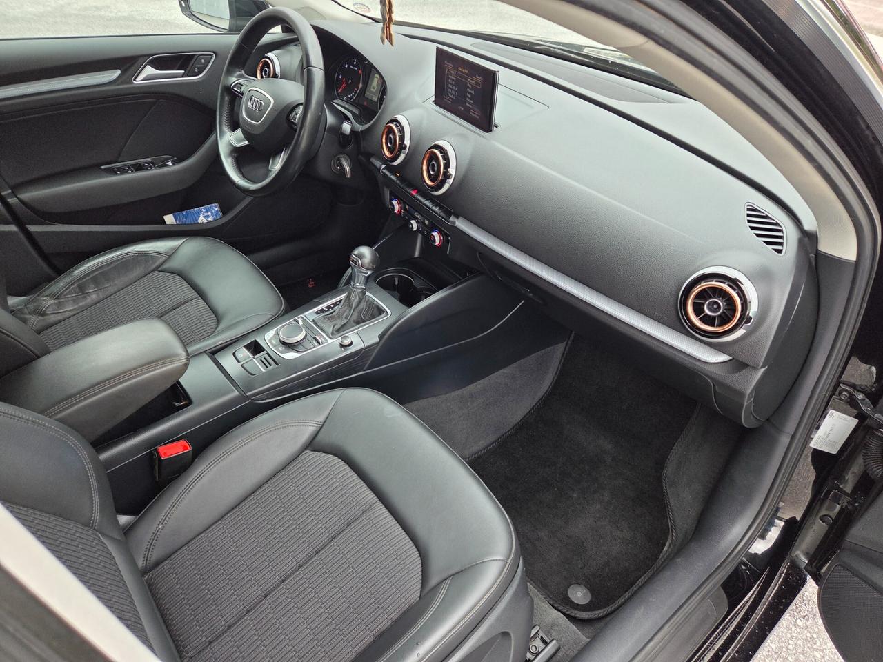 Audi A3 1.6 TDI clean diesel S tronic Attraction