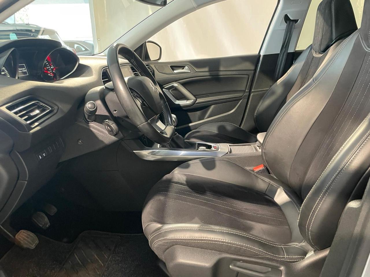 Peugeot 308 BlueHDi 120 S&S Allure