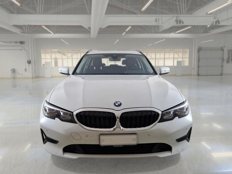 BMW 318 48V Business Advantage Touring auto