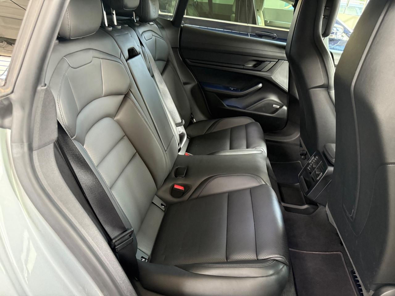 Porsche Taycan 4 Cross Turismo