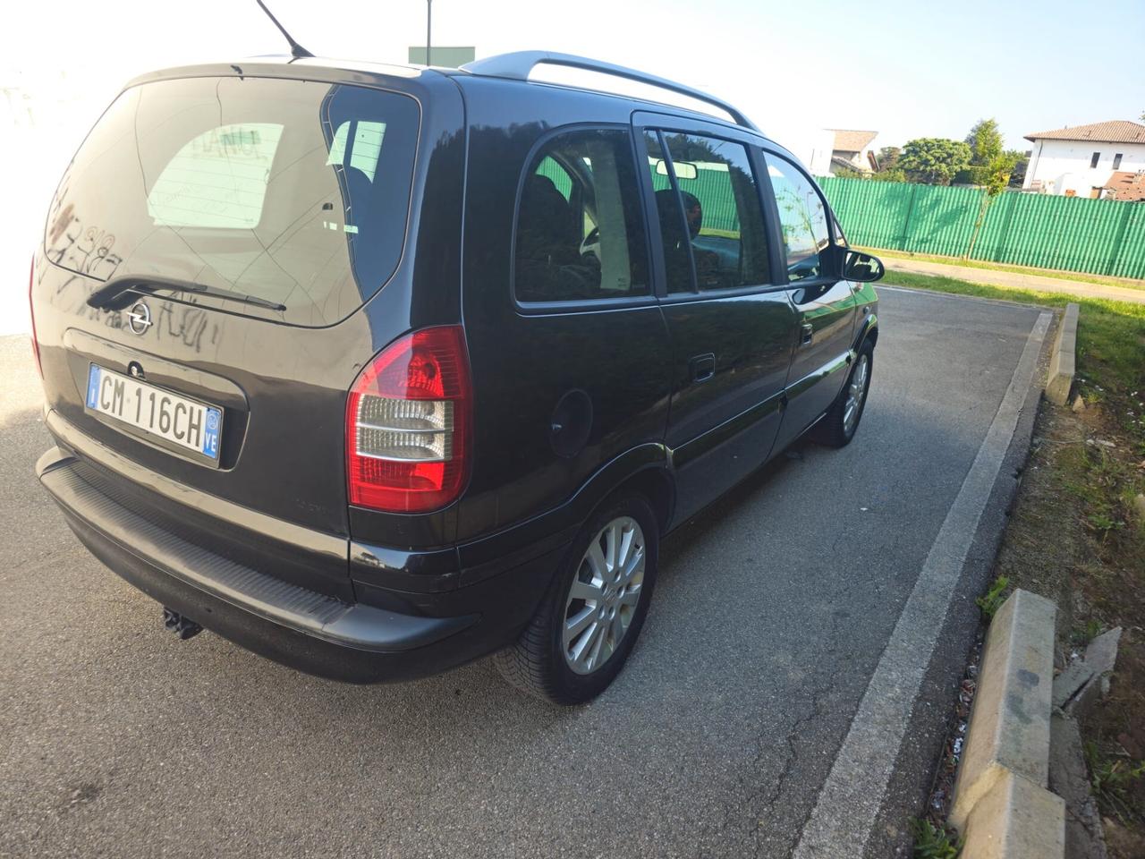 Opel Zafira 2.2 16V DTI cat Elegance